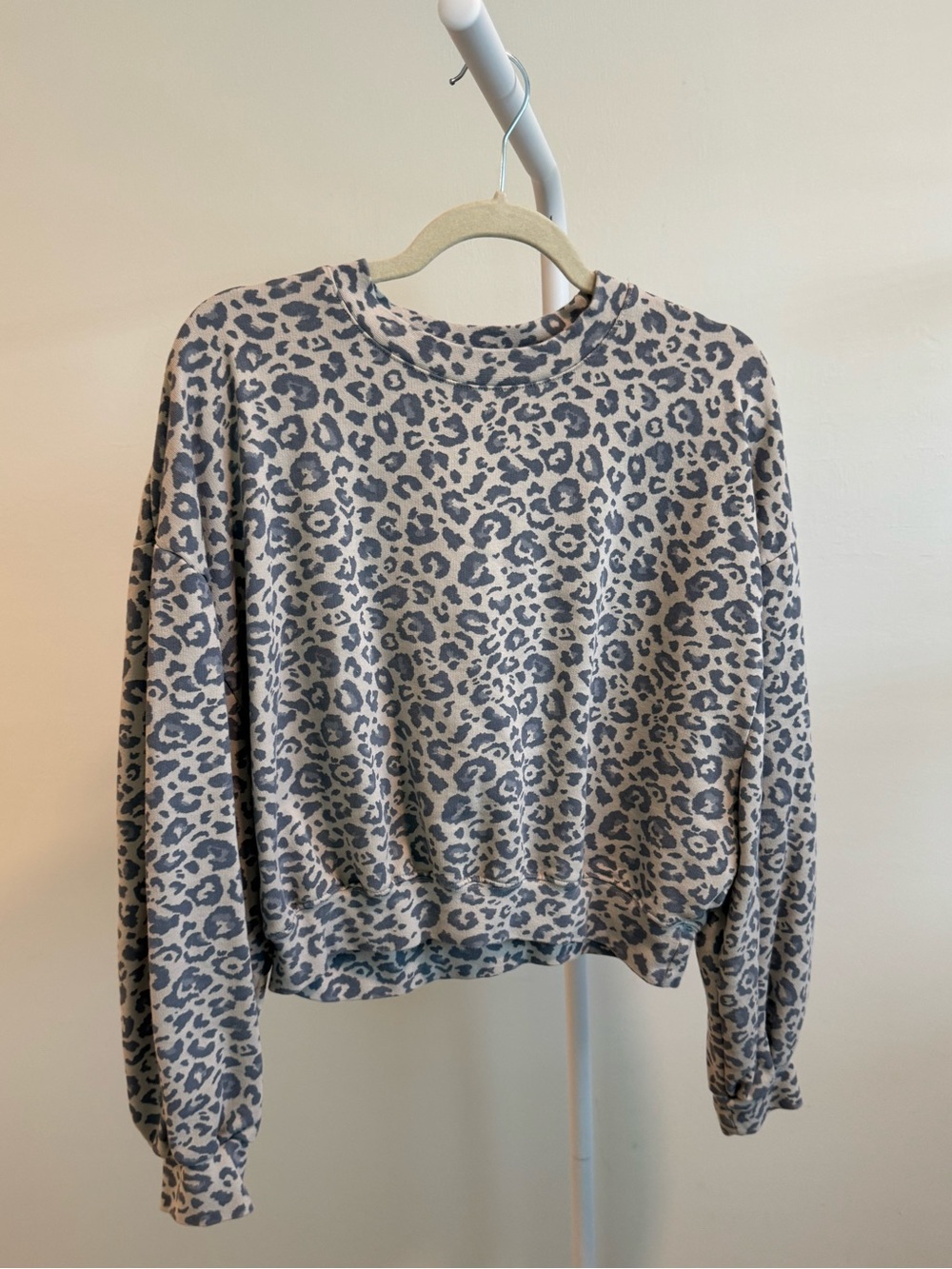Zara Leopard Print Long Sleeve Pullover Sweatshirt - Gray/Cream women’s size M